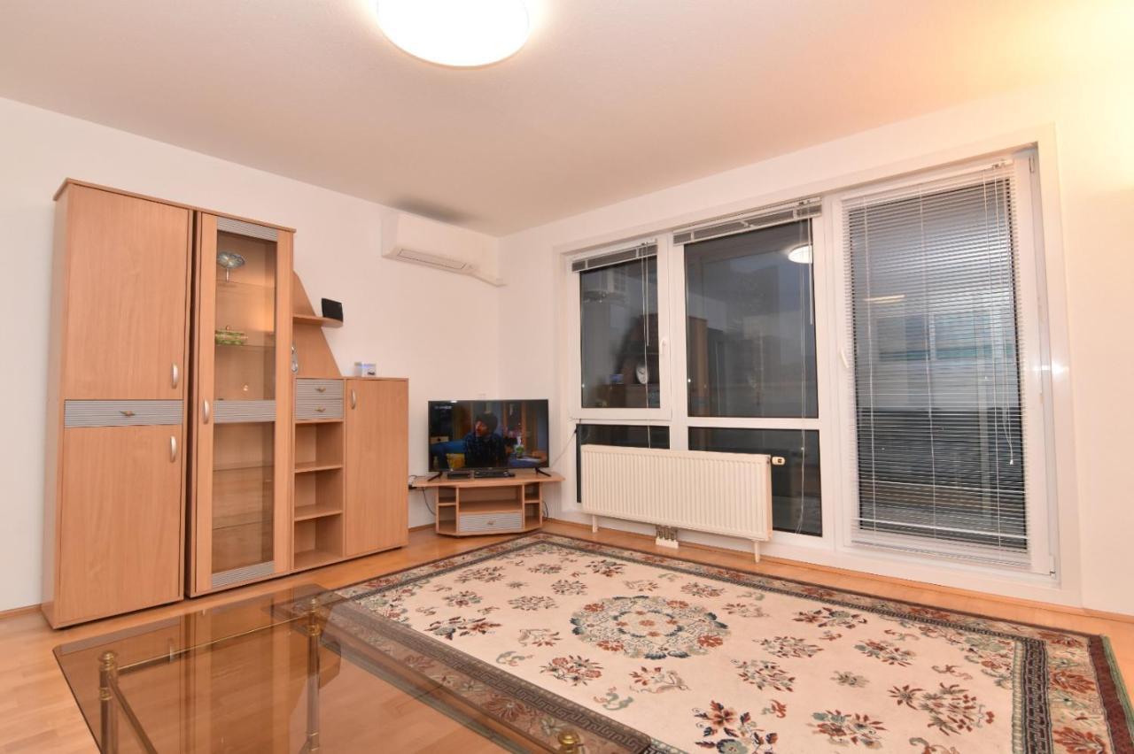 Modern Apartment At Vic Vienne Extérieur photo